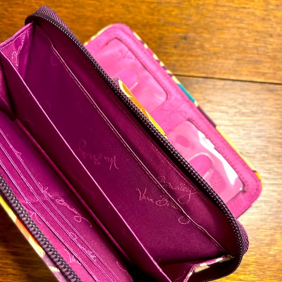 Vera Bradley wallet with turn clasp - Picture 6 of 7